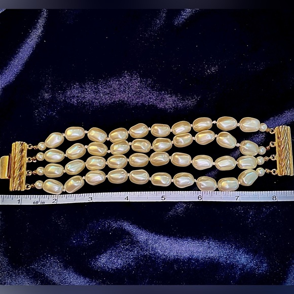 Vintage Carolee Pearl Four Strand Cream Colored Bracelet - Picture 2 of 8